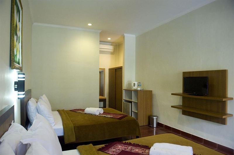 Catur Adi Putra Hotel Denpasar Exterior foto