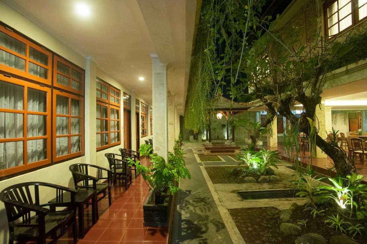 Catur Adi Putra Hotel Denpasar Habitación foto