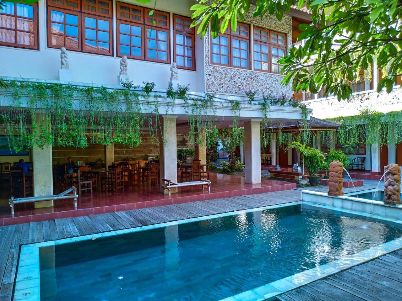 Catur Adi Putra Hotel Denpasar Exterior foto